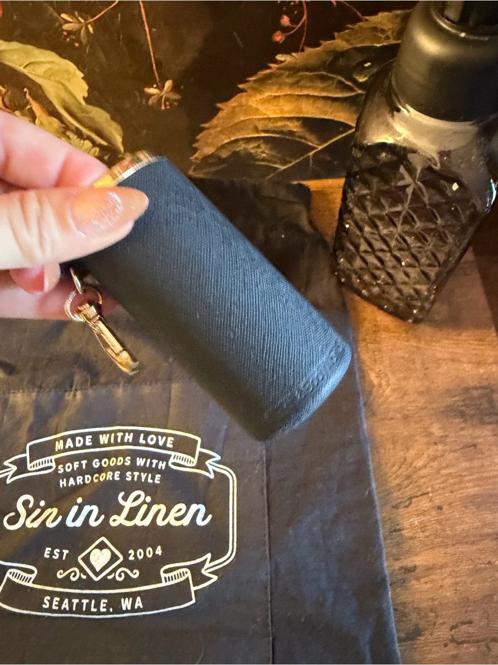 Bath and Body Works refillable black foam
Soap dispenser and hand sanitizer case - Picture 7 of 8